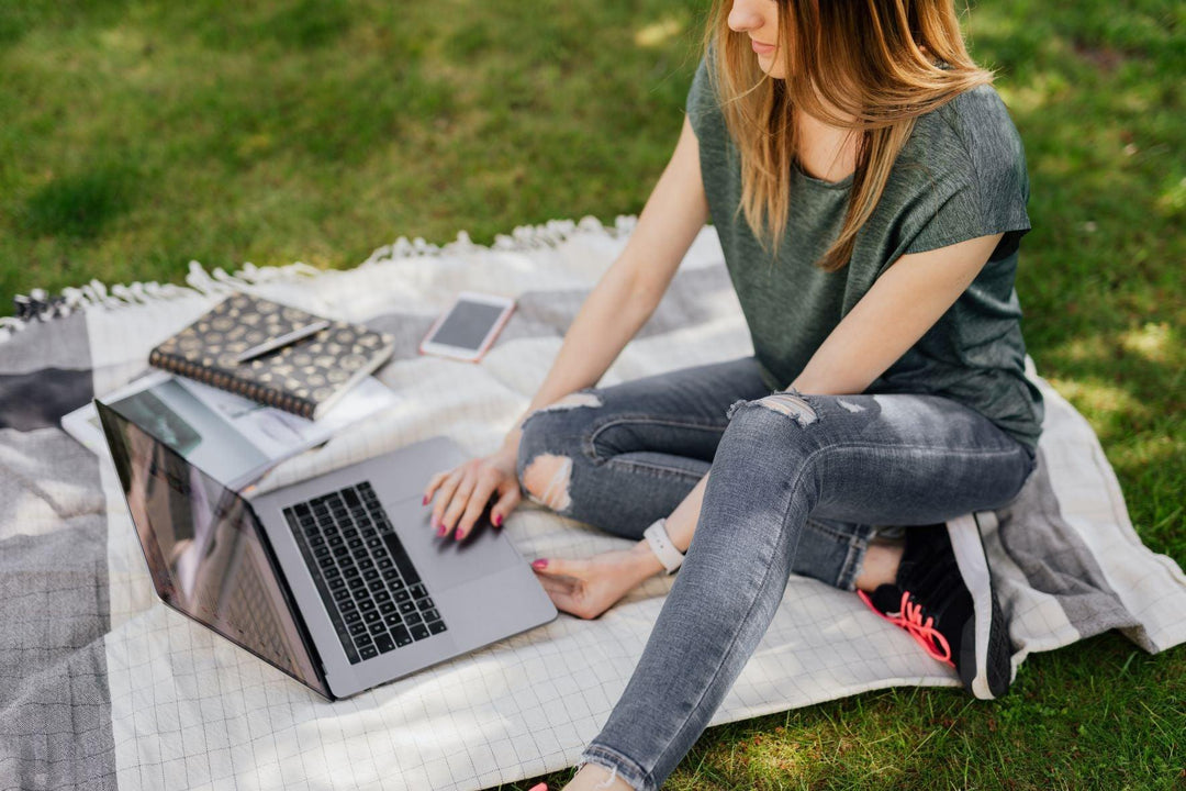 Find Your Perfect Fit: The Ultimate Guide to Jeans for Women - Styles, Cuts, and Tips to Flatter Your Body and Elevate Your Style" - MRSLM