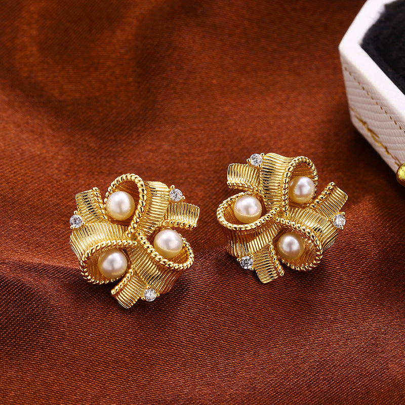 Women's Elegant Little Fragrant Earrings